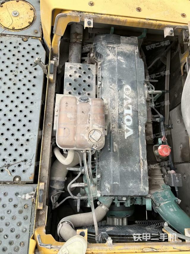 發(fā)動機(jī)整體俯視（整機(jī)外觀）