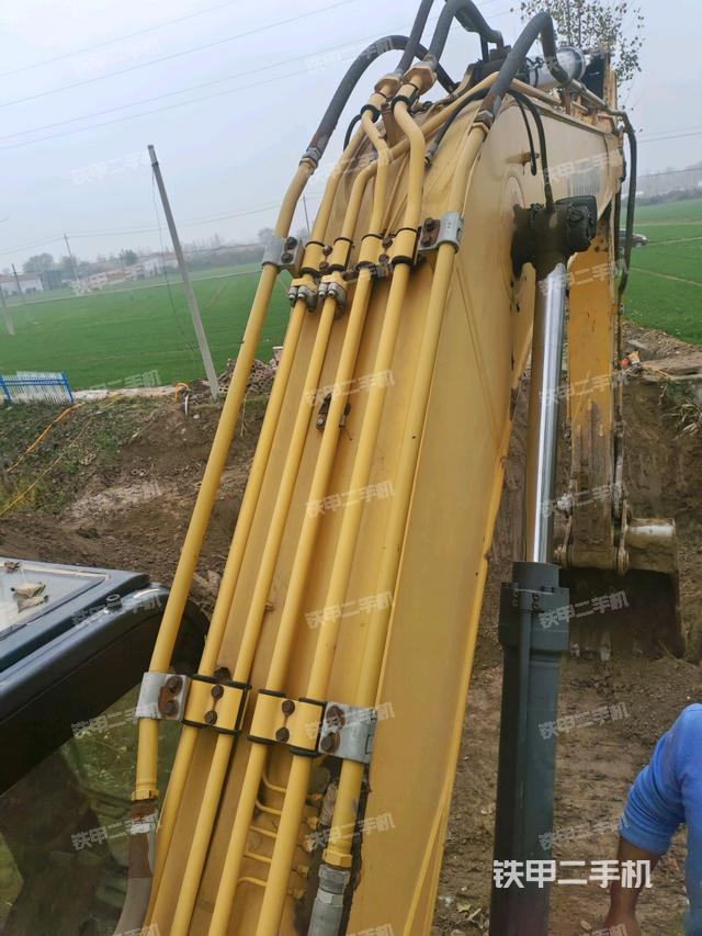 大臂背部俯視（工作和回轉(zhuǎn)裝置）