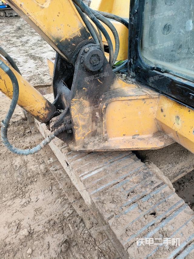 大臂根部?斜（工作和回轉(zhuǎn)裝置）