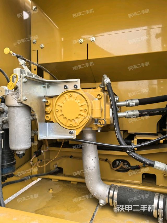 液壓泵斜45?左（大件艙室）