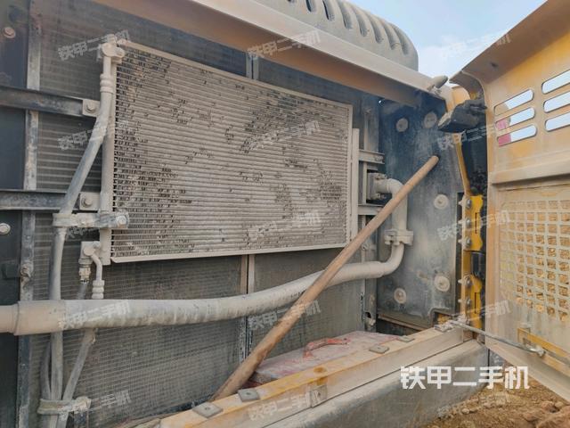 散熱器正面(大件艙室) 散熱器正面(大件艙室)