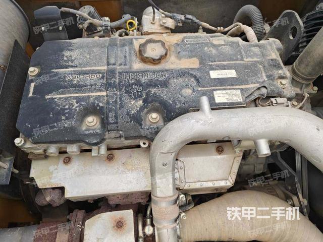 氣門(mén)室蓋螺絲特寫(xiě)（上車(chē)部件）