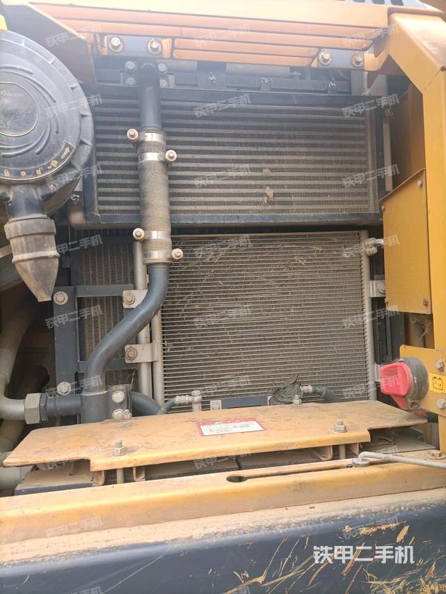 散熱器正面（大件艙室）