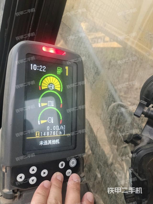 左后方玻璃角標(biāo)（駕駛室部分）