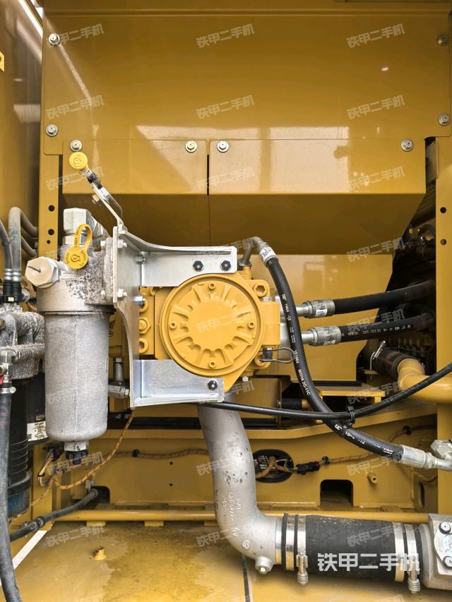 液壓泵斜45?右（大件艙室）