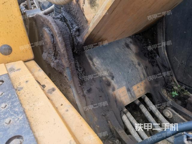 大臂根部?斜視(工作和回轉(zhuǎn)裝置) 大臂根部?斜視(工作和回轉(zhuǎn)裝置)