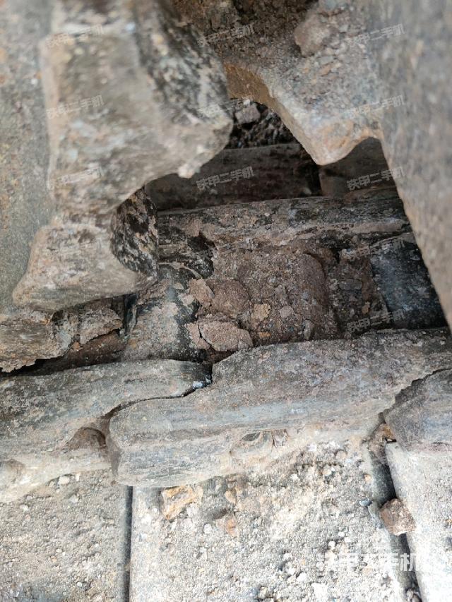 右側(cè)行走馬達(dá)蓋板（行走機(jī)構(gòu)）