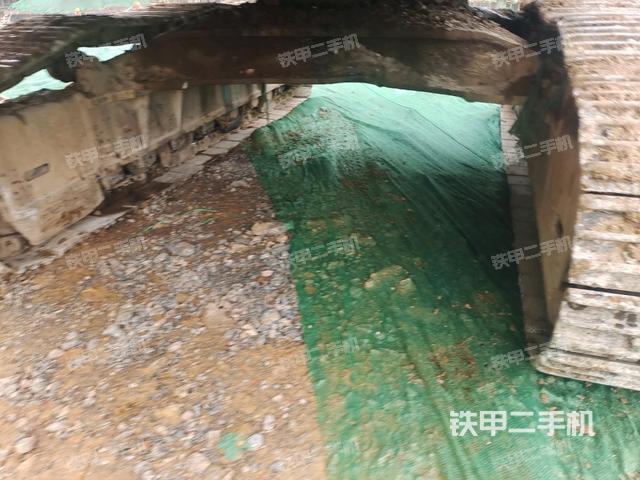 左側(cè)行走馬達(dá)蓋板(行走機構(gòu)) 左側(cè)行走馬達(dá)蓋板(行走機構(gòu))