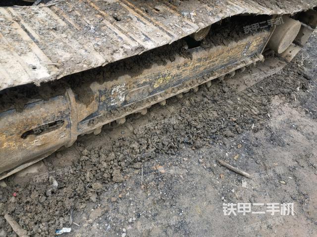 單側(cè)履帶整體(整機外觀) 單側(cè)履帶整體(整機外觀)