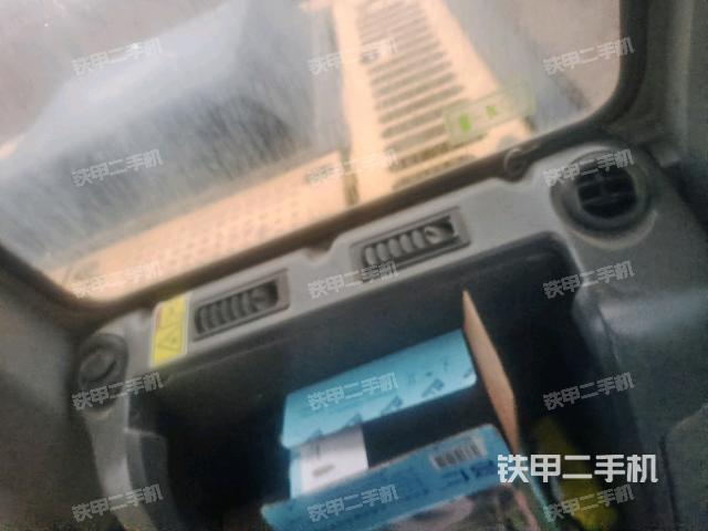 駕駛室左前45度(駕駛室部分) 駕駛室左前45度(駕駛室部分)
