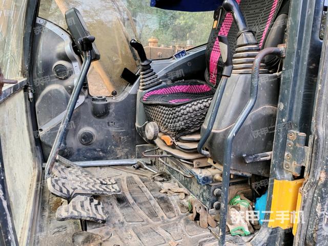 ?駕駛室正側(cè)（駕駛室部分）