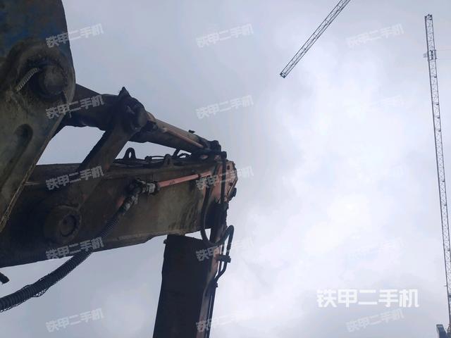 大臂油缸整體?豎拍(工作和回轉(zhuǎn)裝置) 大臂油缸整體?豎拍(工作和回轉(zhuǎn)裝置)