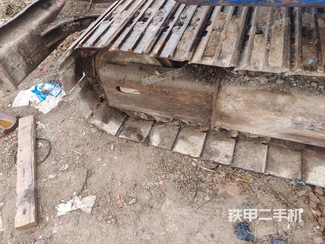 右驅(qū)動(dòng)輪（行走機(jī)構(gòu)）