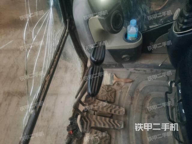 座椅后部(駕駛室部分) 座椅后部(駕駛室部分)