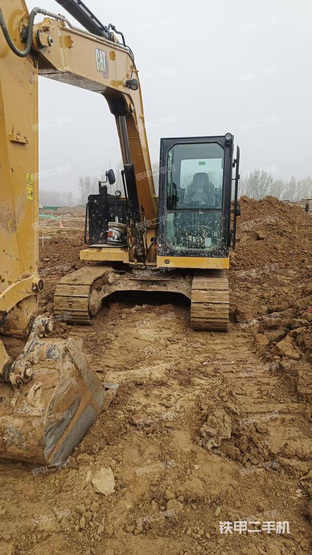 駕駛室整體(整機(jī)外觀) 駕駛室整體(整機(jī)外觀)