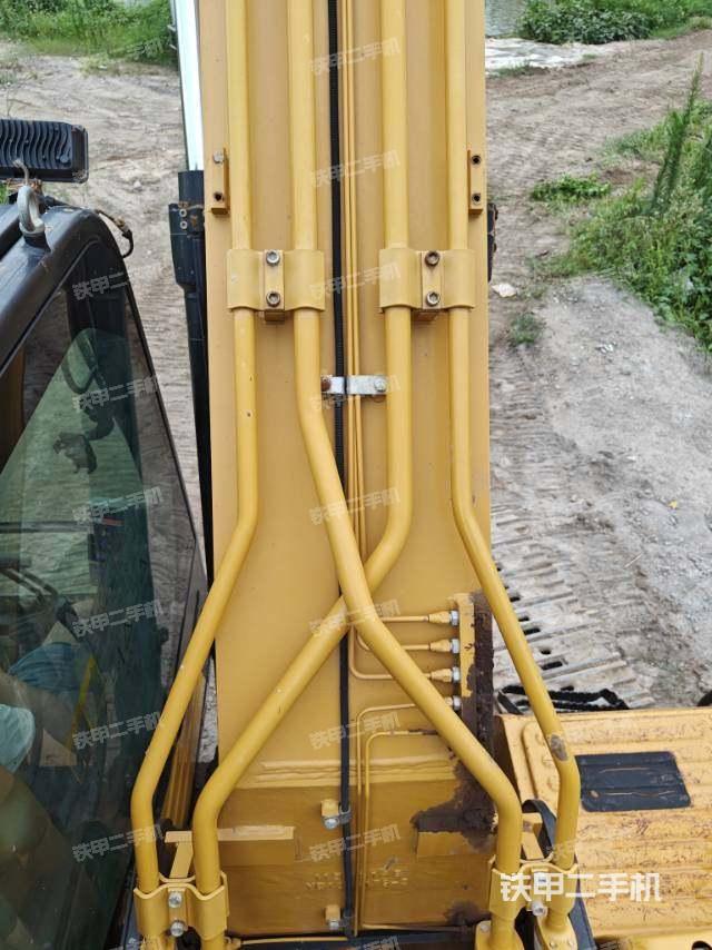 大臂背部俯視（工作和回轉(zhuǎn)裝置）