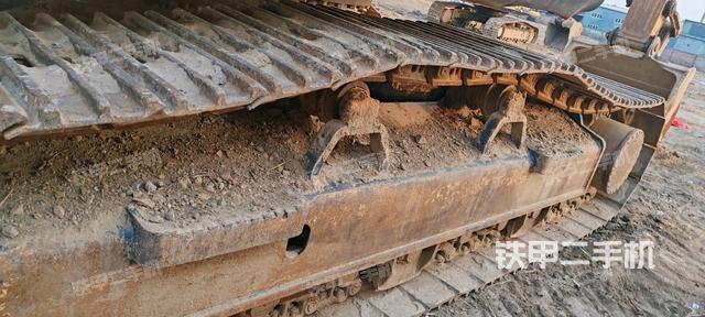 左側(cè)履帶整體?（行走機(jī)構(gòu)）