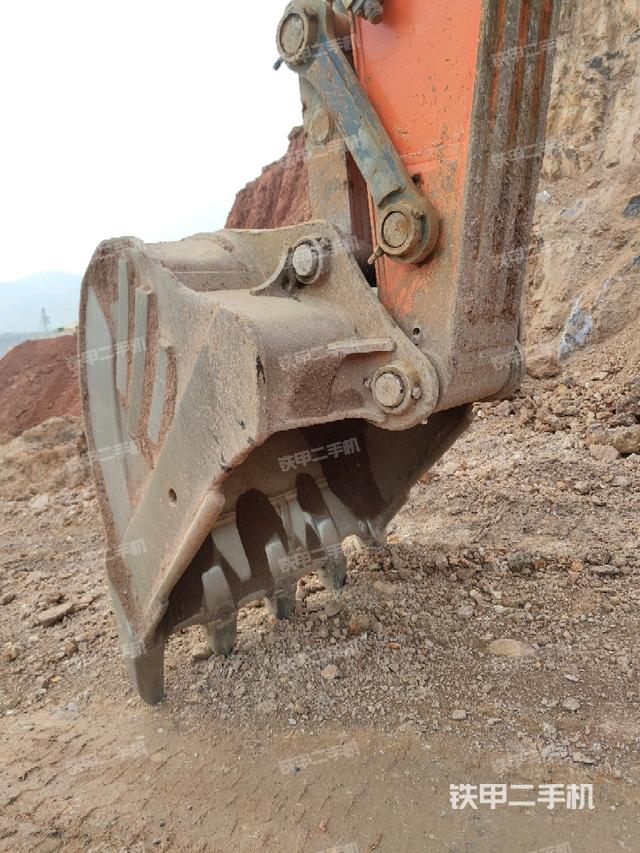 鏟斗右后整體（工作和回轉(zhuǎn)裝置）