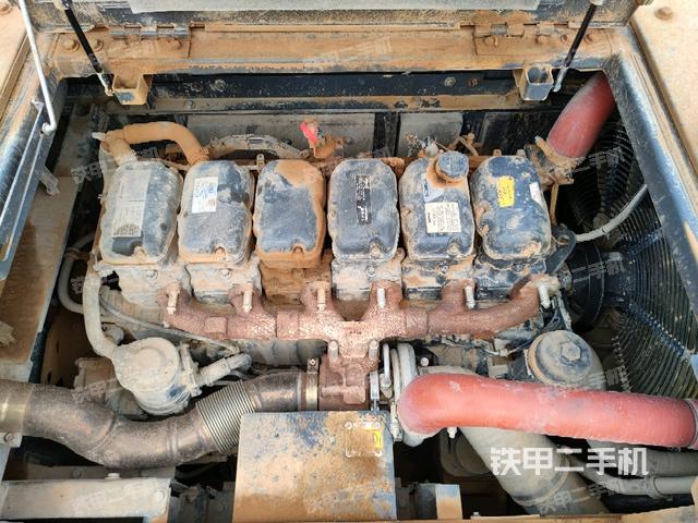 發(fā)動(dòng)機(jī)室（上車部件）