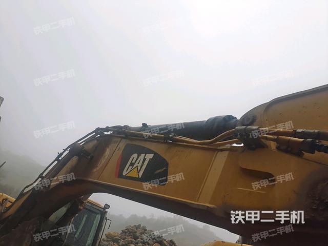 大臂油缸整體?豎拍（工作和回轉(zhuǎn)裝置）