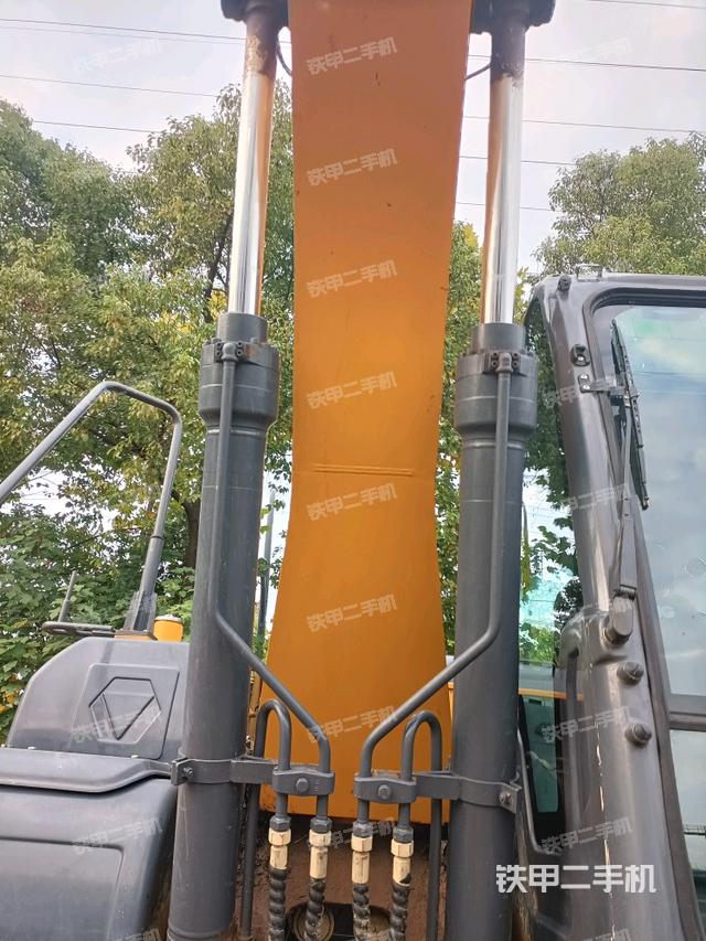 大臂油缸整體?豎拍（工作和回轉(zhuǎn)裝置）