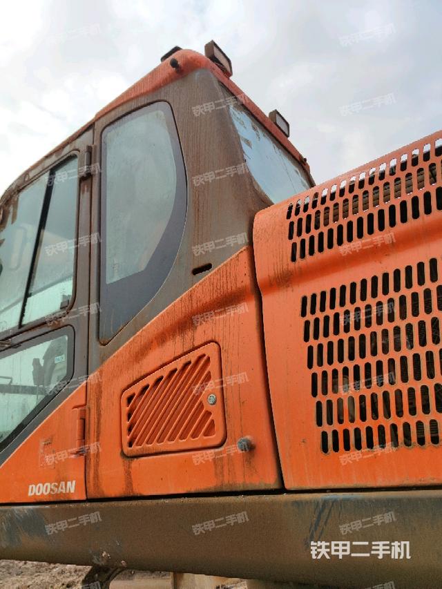 駕駛室左后45度（駕駛室部分）