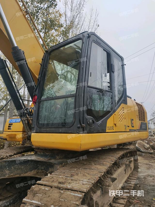 駕駛室左前45度（駕駛室部分）