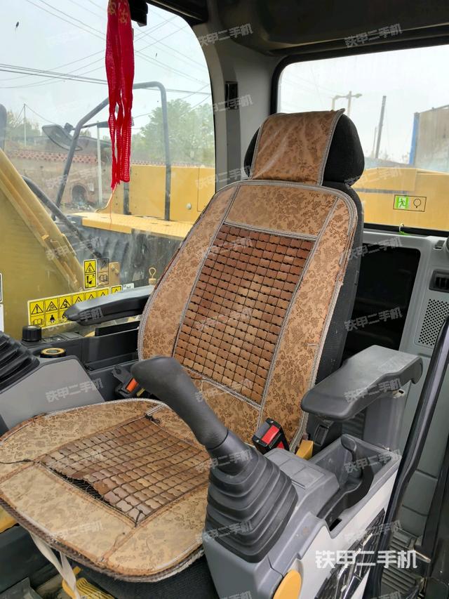 座椅后部（駕駛室部分）