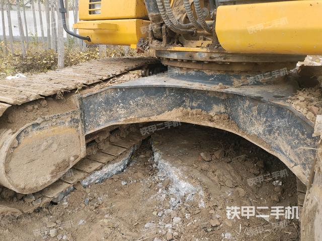 轉(zhuǎn)盤和下車架正前（工作和回轉(zhuǎn)裝置）