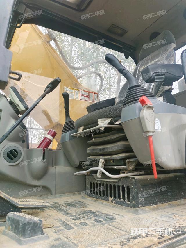 駕駛室正側(cè)（駕駛室部分）