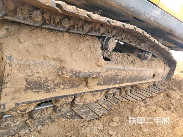 左側(cè)履帶整體?(行走機(jī)構(gòu)) 左側(cè)履帶整體?(行走機(jī)構(gòu))
