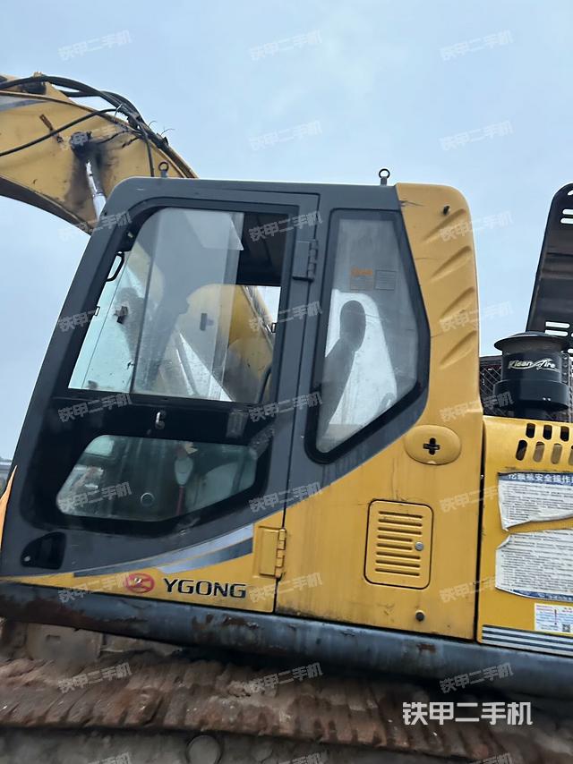 座椅后部（駕駛室部分）