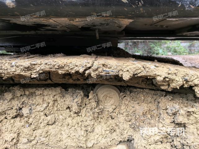 右驅(qū)動(dòng)輪（行走機(jī)構(gòu)）