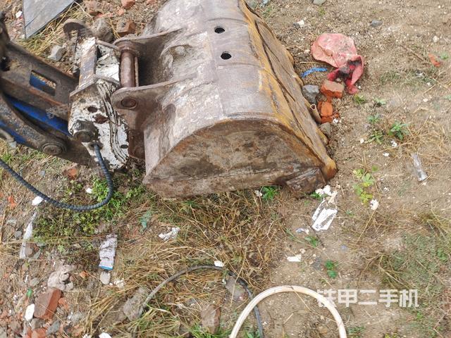 鏟斗右后整體（工作和回轉(zhuǎn)裝置）