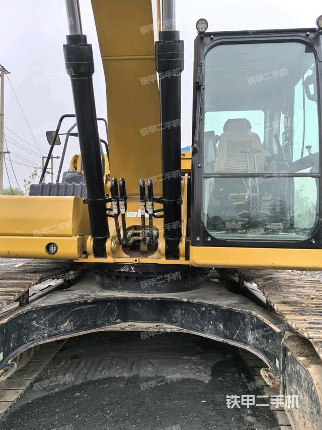 大臂油缸整體?豎拍（工作和回轉(zhuǎn)裝置）