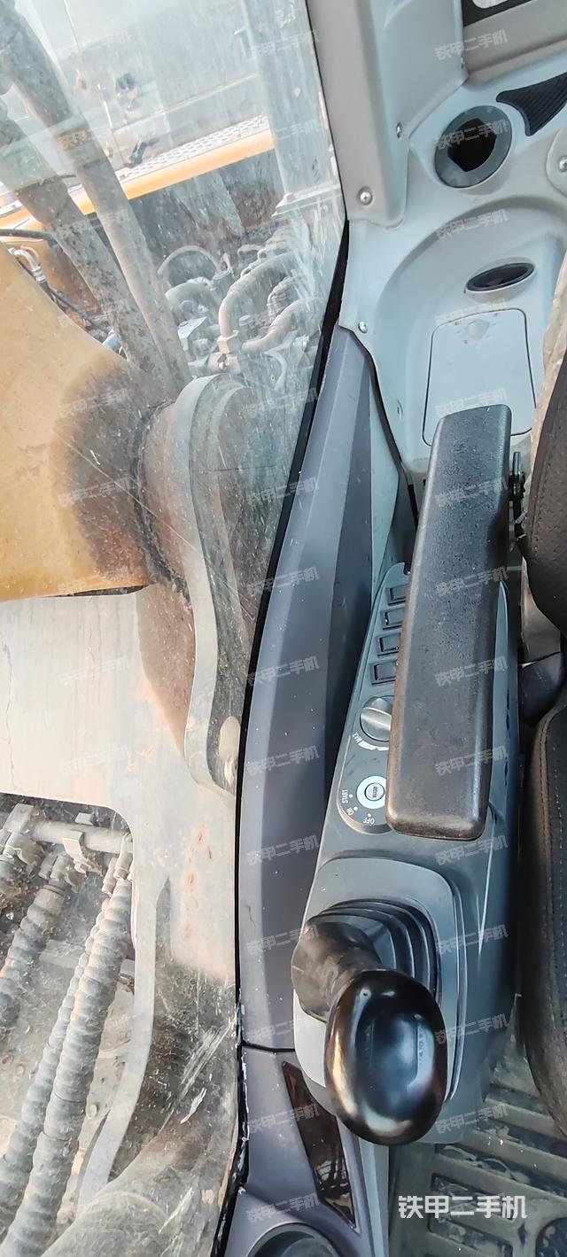 座椅左側(cè)控制臺(tái)/音響/含左手柄（駕駛室部分）