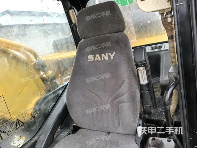 座椅右側(cè)控制臺(tái)/鑰匙門/油門/含右手柄（駕駛室部分）