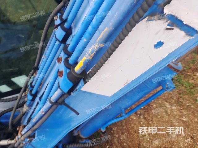 轉(zhuǎn)盤(pán)和下車(chē)架正前（工作和回轉(zhuǎn)裝置）