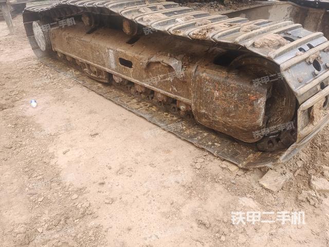 左側(cè)履帶整體?（行走機(jī)構(gòu)）