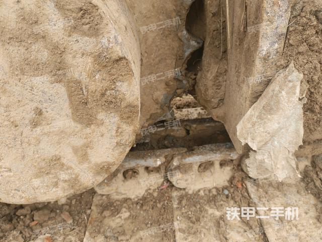 左側(cè)行走馬達(dá)蓋板（行走機(jī)構(gòu)）