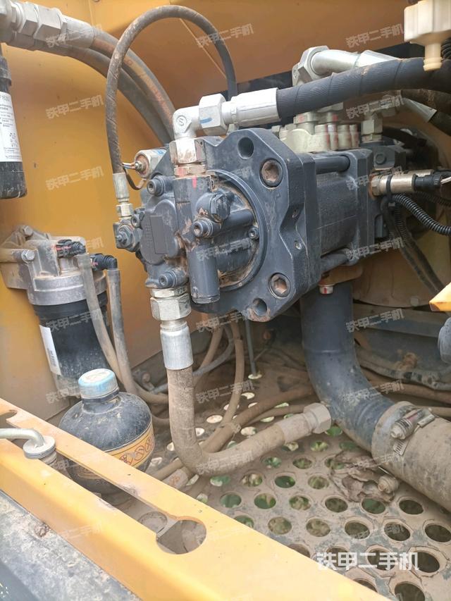 液壓泵斜45?左（大件艙室）