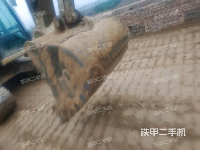 小臂整體左后(工作和回轉(zhuǎn)裝置) 小臂整體左后(工作和回轉(zhuǎn)裝置)