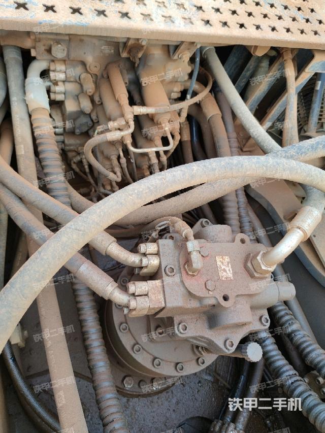 回轉(zhuǎn)馬達(dá)（上車部件）