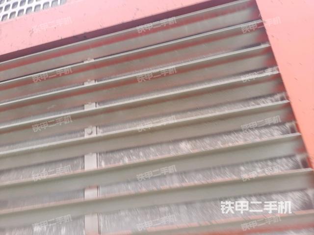 散熱器正面(大件艙室) 散熱器正面(大件艙室)