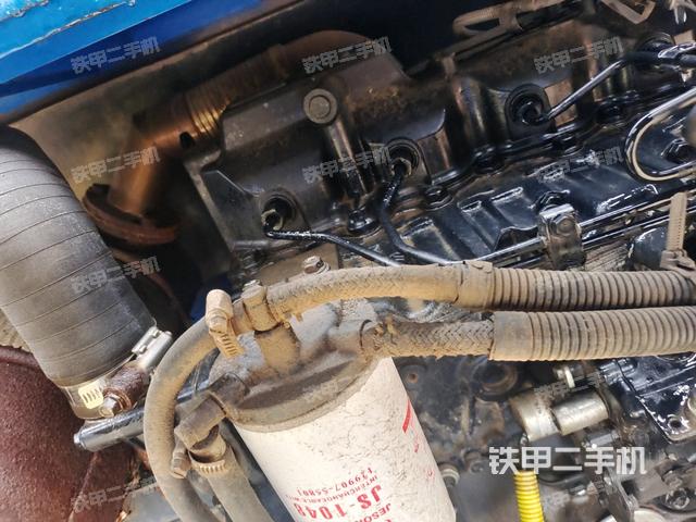 發(fā)動(dòng)機(jī)室（上車(chē)部件）