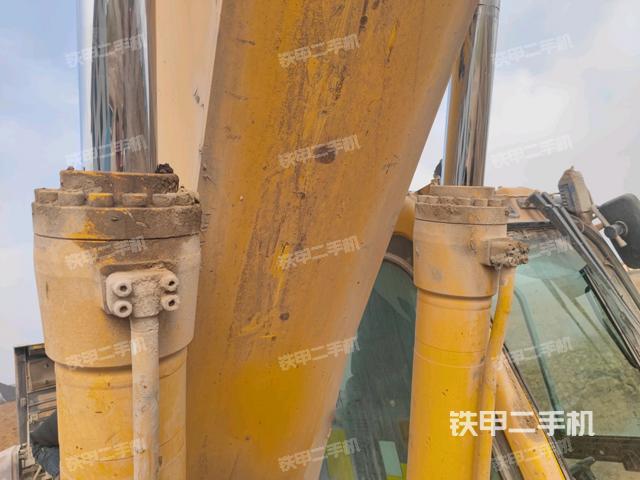大臂油缸整體?豎拍(工作和回轉(zhuǎn)裝置) 大臂油缸整體?豎拍(工作和回轉(zhuǎn)裝置)