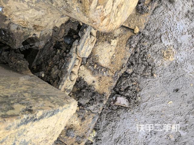 左驅(qū)動(dòng)輪（行走機(jī)構(gòu)）