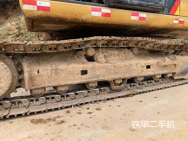 單側(cè)履帶整體(整機外觀) 單側(cè)履帶整體(整機外觀)