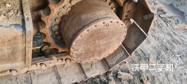 左驅(qū)動輪（行走機(jī)構(gòu)）