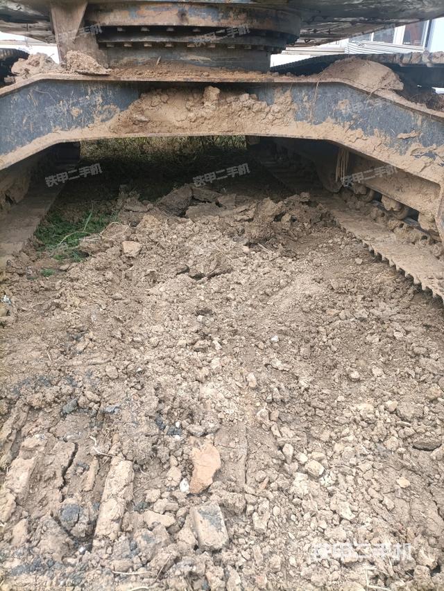 轉(zhuǎn)盤和下車架正前（工作和回轉(zhuǎn)裝置）